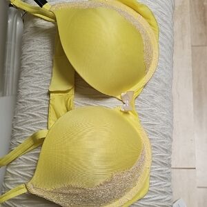 Victoria's Secret Yellow Lace Detail Bra
